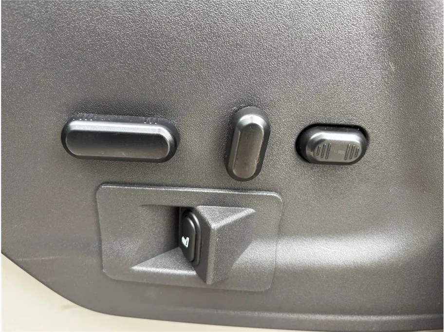 Ford Transit-150 photo 19