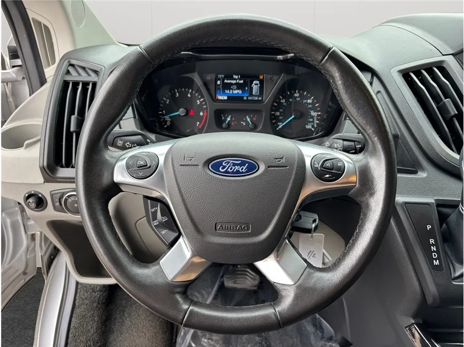 Ford Transit-150 photo 23