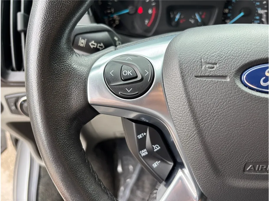 Ford Transit-150 photo 24