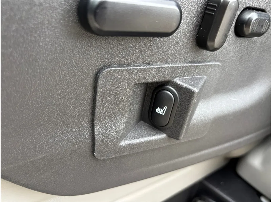 Ford Transit-150 photo 29