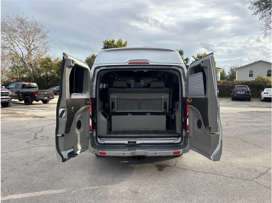 Ford Transit-150 photo 44