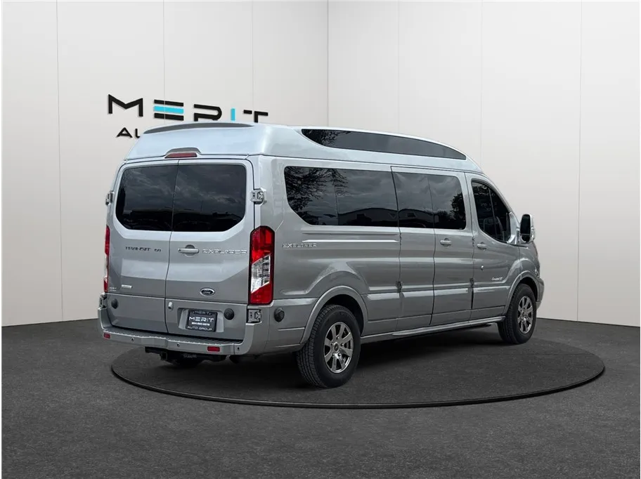 Ford Transit-150 photo 9