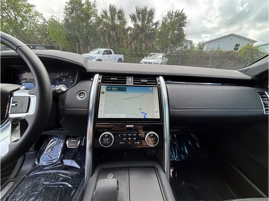 Land Rover Discovery photo 11