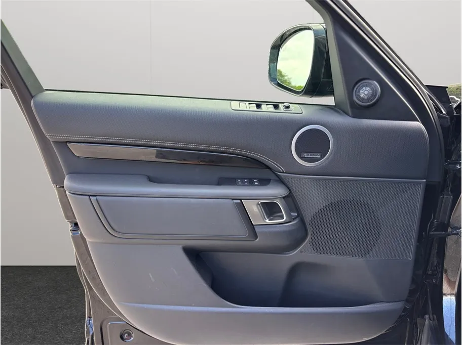 Land Rover Discovery photo 25