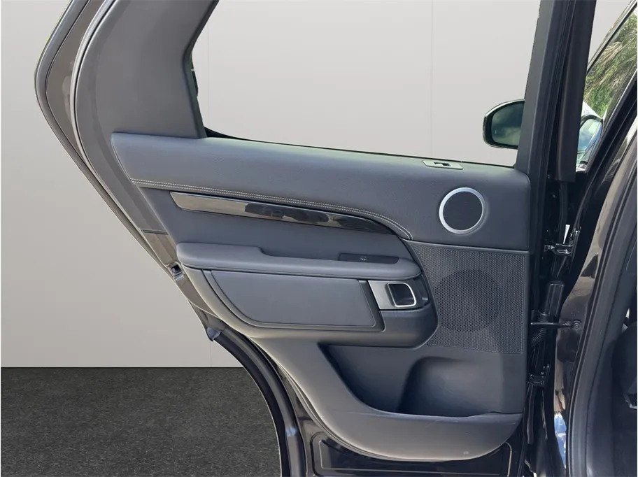 Land Rover Discovery photo 45