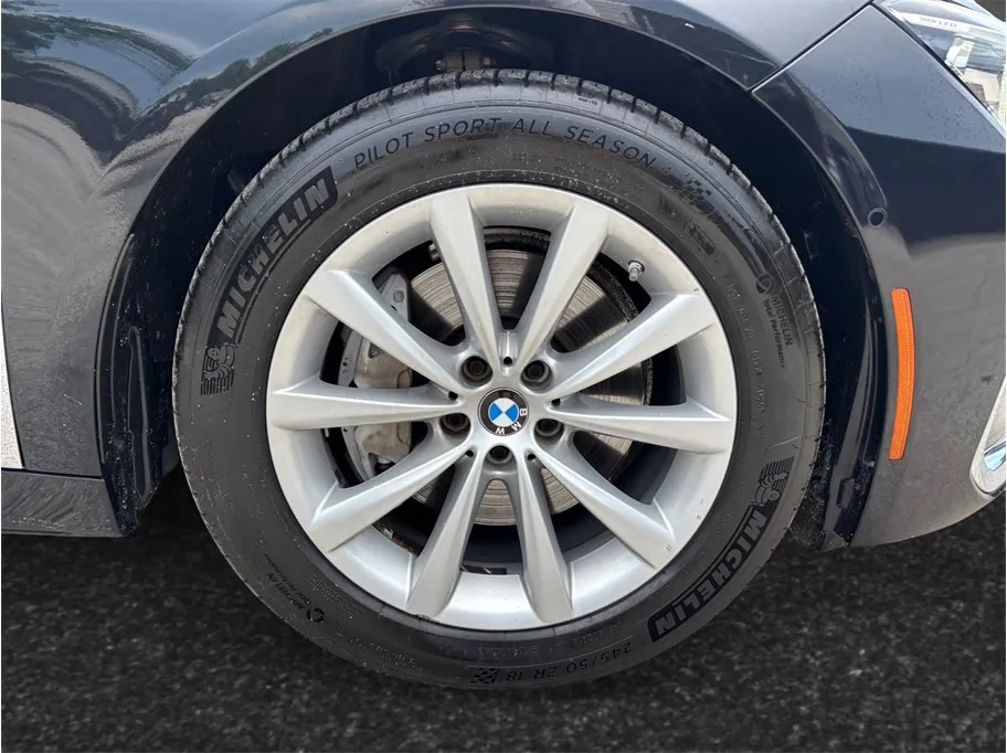 BMW 7 Series photo 13