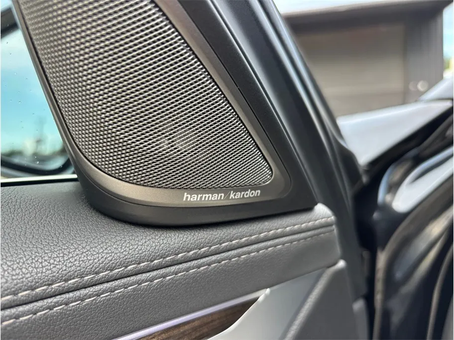 BMW 7 Series photo 25