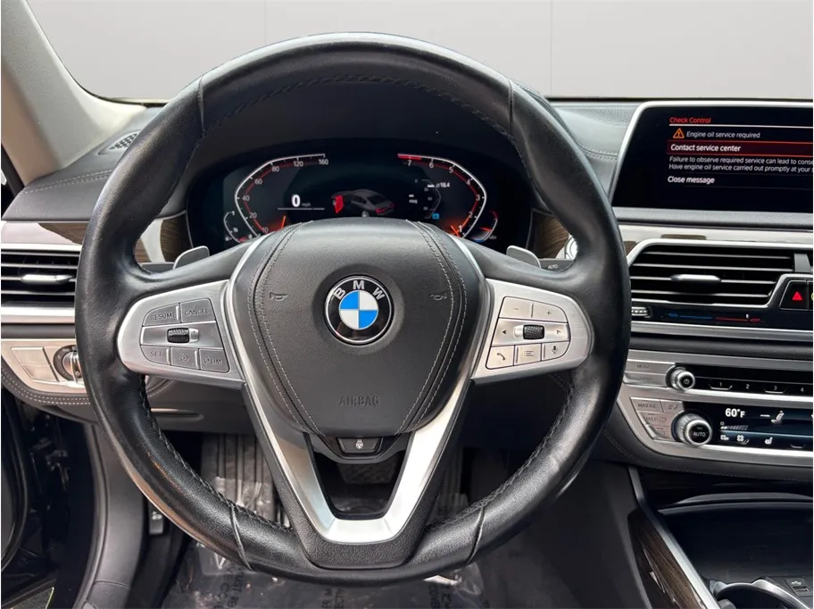 BMW 7 Series photo 26