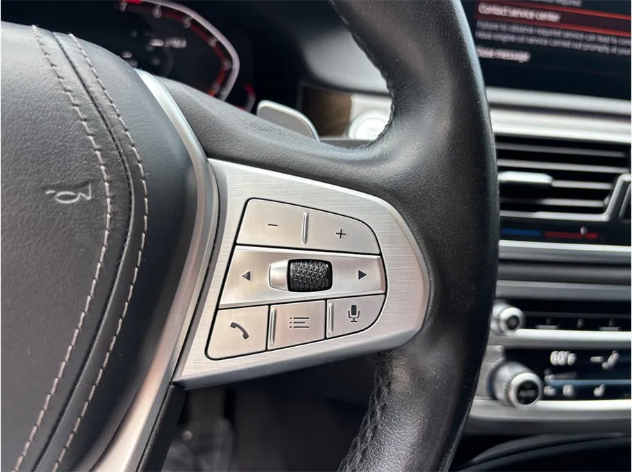 BMW 7 Series photo 28