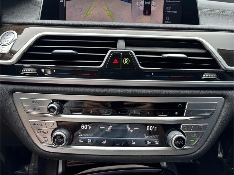 BMW 7 Series photo 33