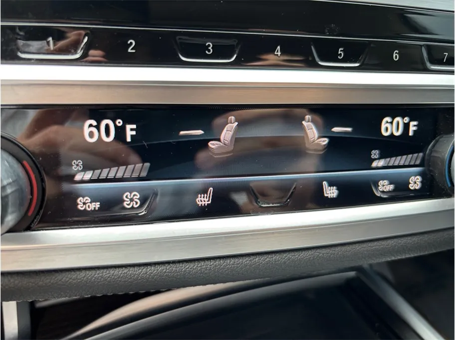 BMW 7 Series photo 34
