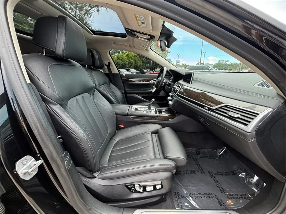 BMW 7 Series photo 46
