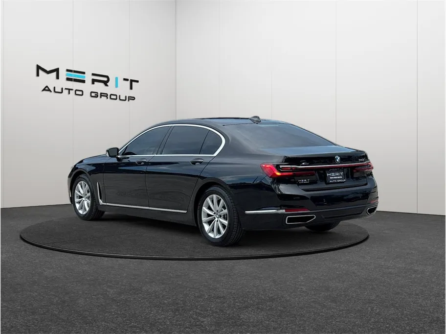 BMW 7 Series photo 7
