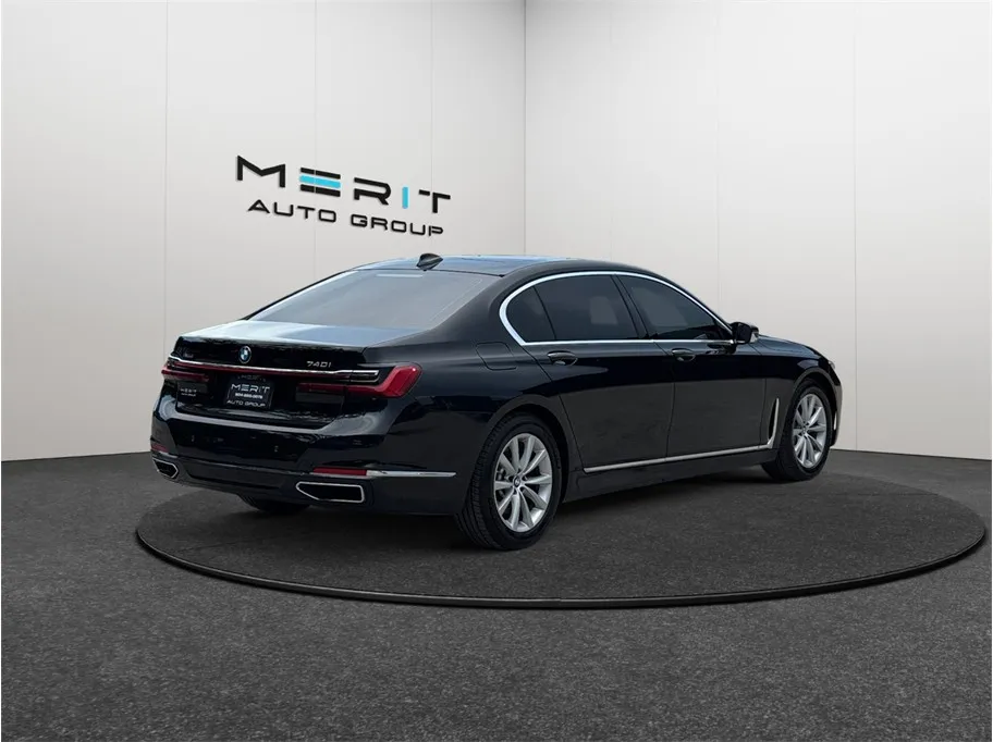 BMW 7 Series photo 9