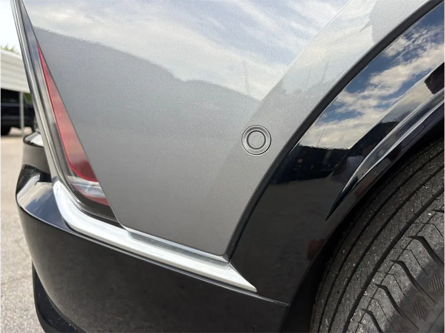 Cadillac Lyriq photo 16