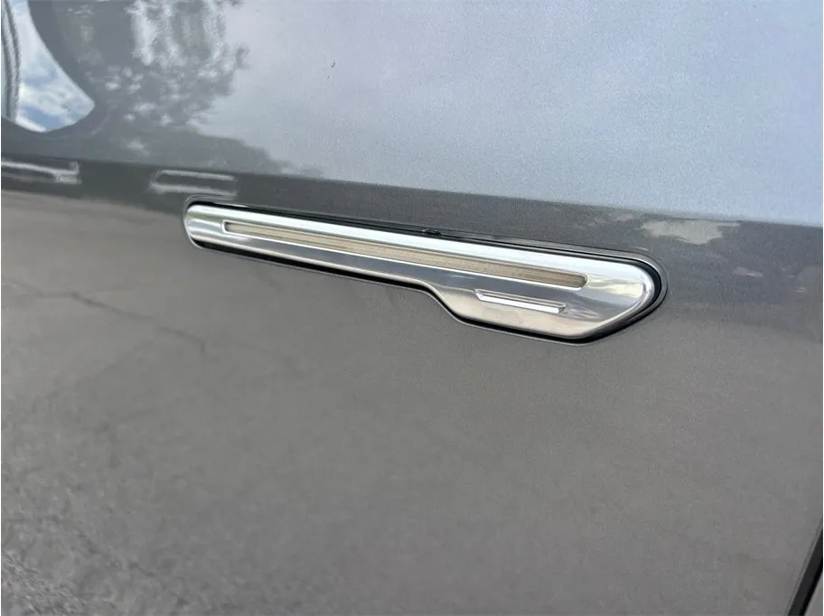 Cadillac Lyriq photo 17