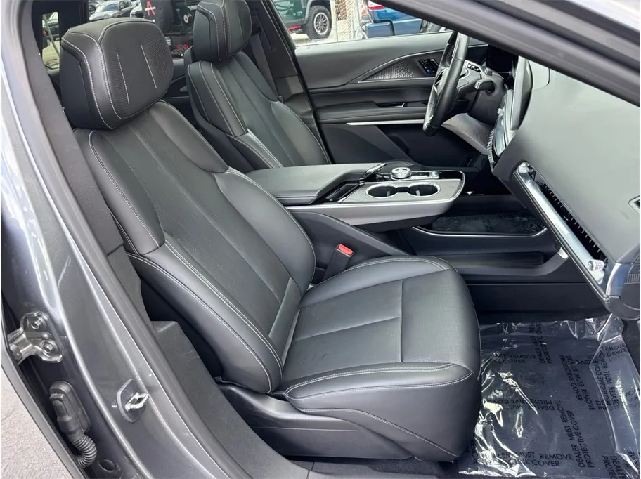 Cadillac Lyriq photo 46