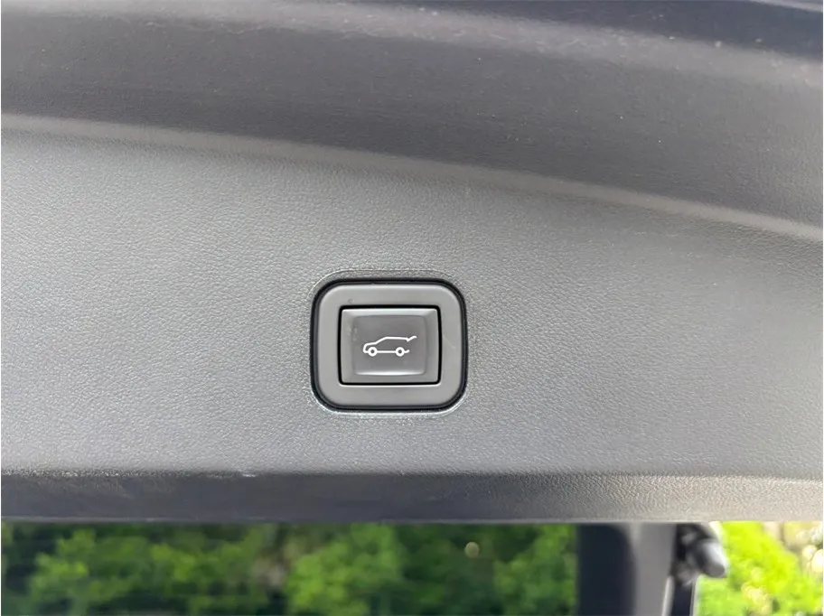 Cadillac Lyriq photo 51