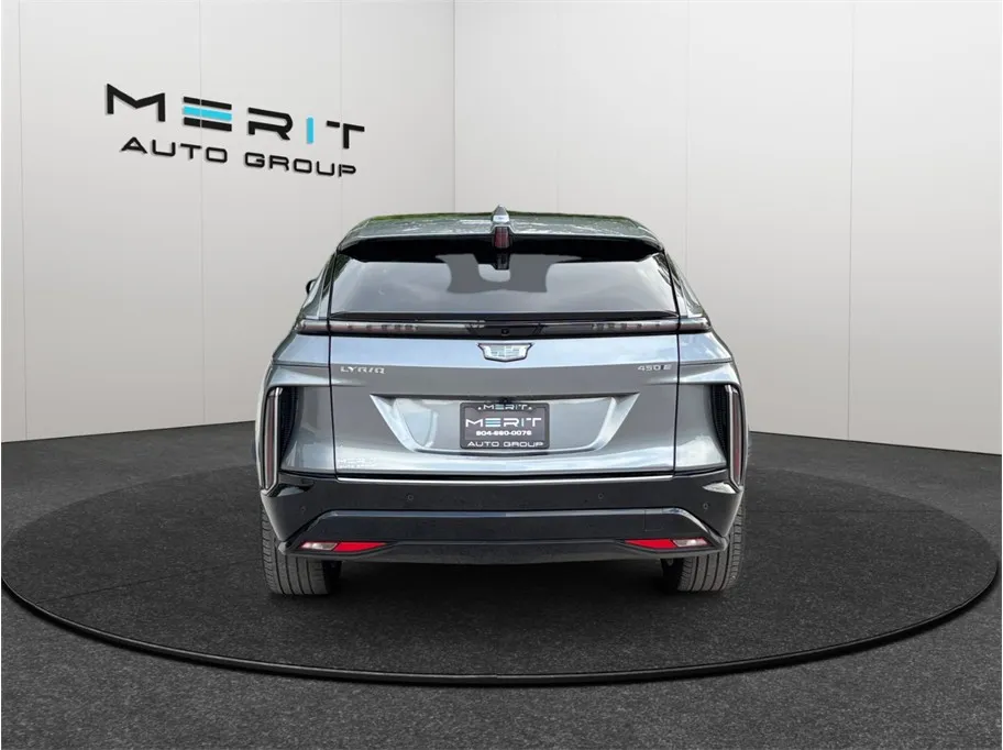 Cadillac Lyriq photo 8