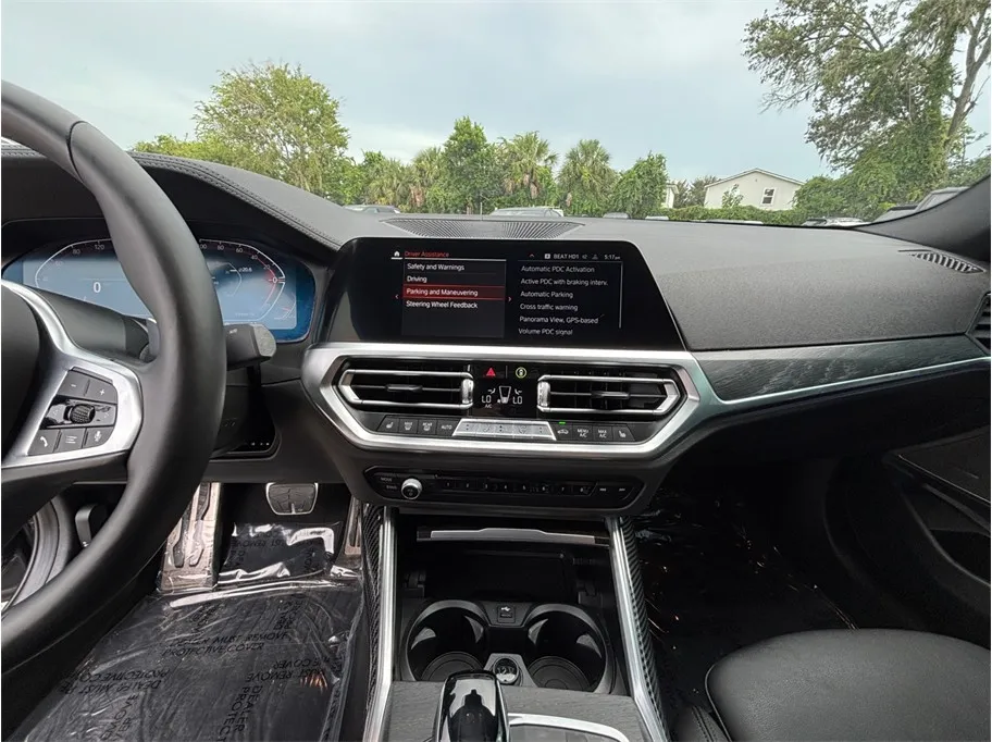 BMW 3 Series photo 11