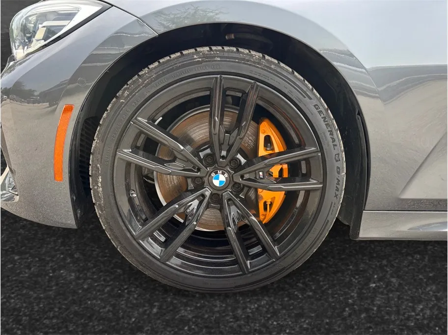 BMW 3 Series photo 13
