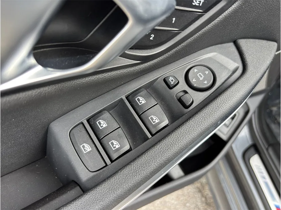 BMW 3 Series photo 24
