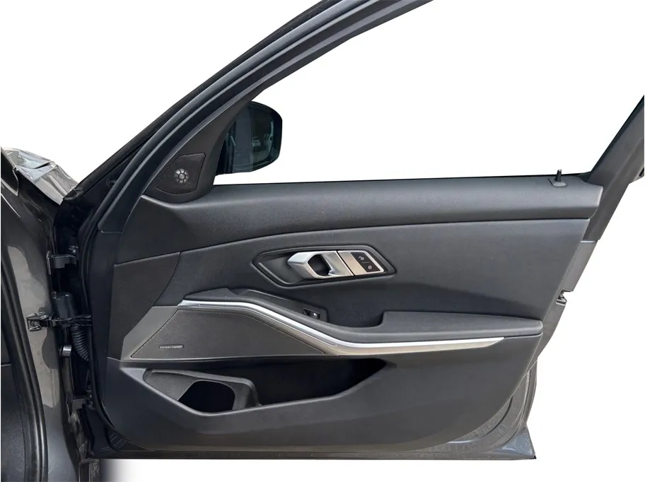 BMW 3 Series photo 49