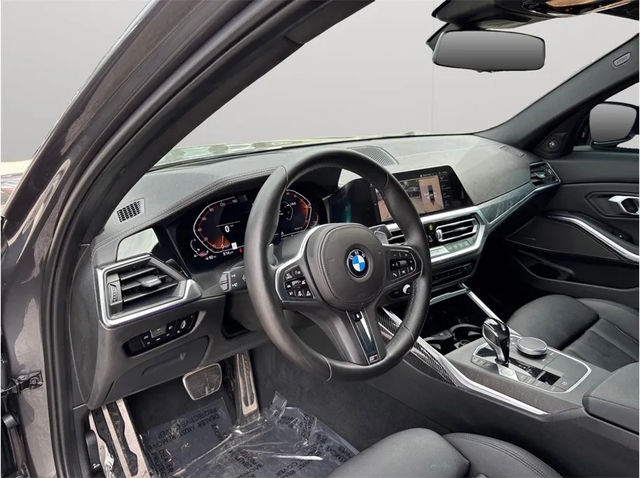 BMW 3 Series photo 6