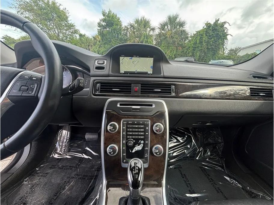 2016 Volvo XC70 12