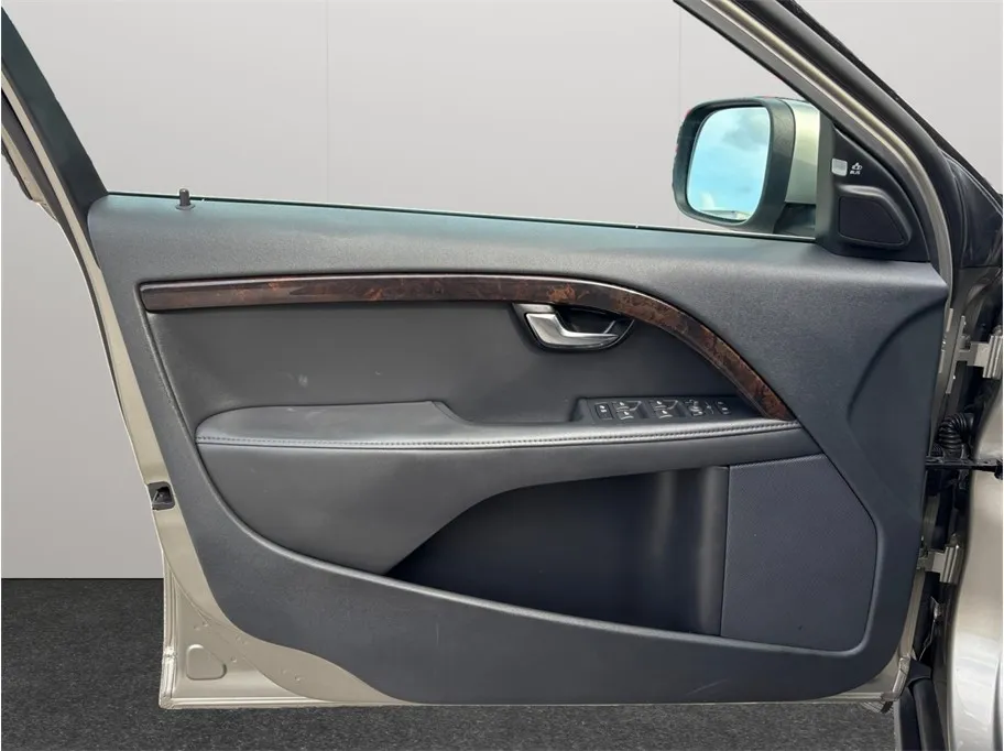 2016 Volvo XC70 19