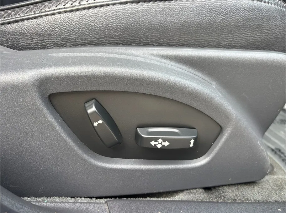 2016 Volvo XC70 39
