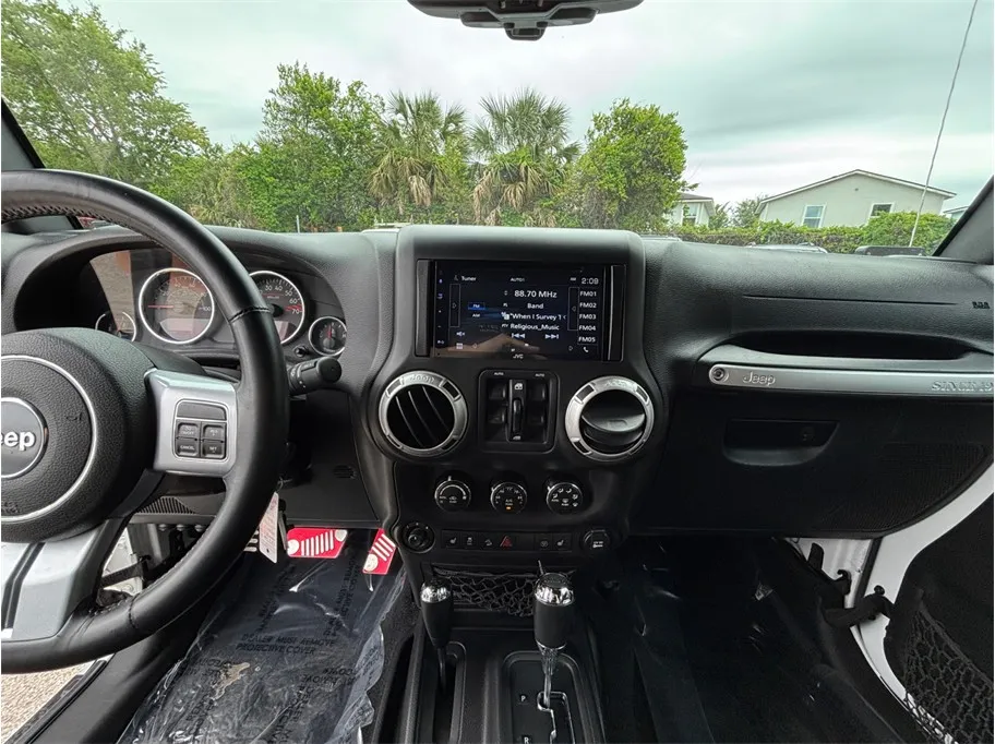 Jeep Wrangler photo 11