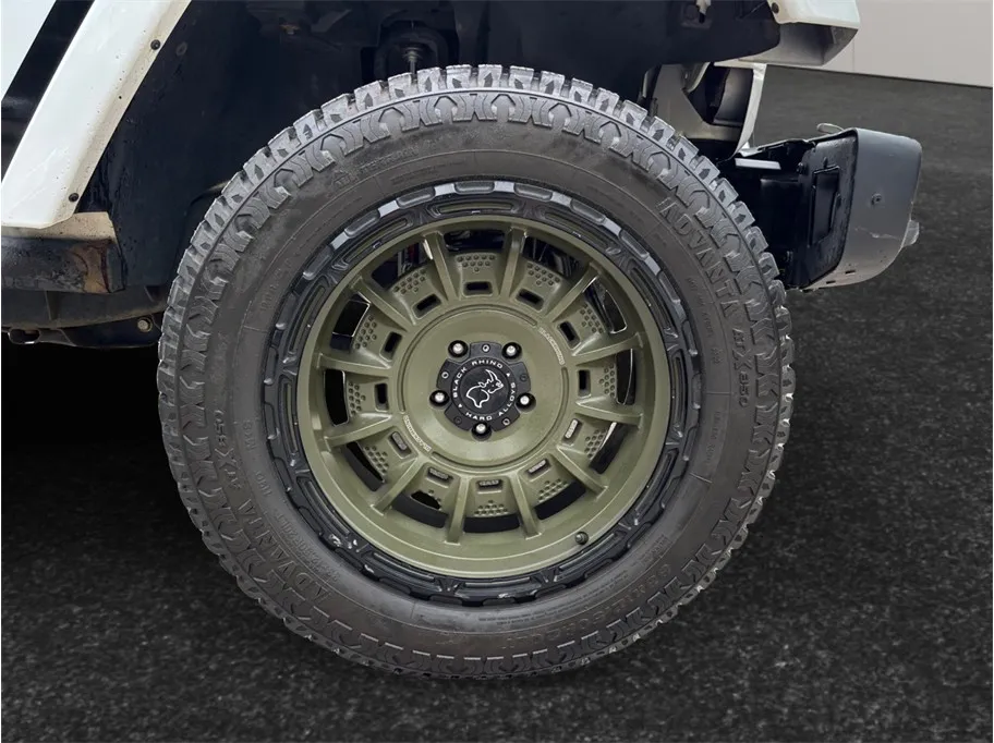 Jeep Wrangler photo 12