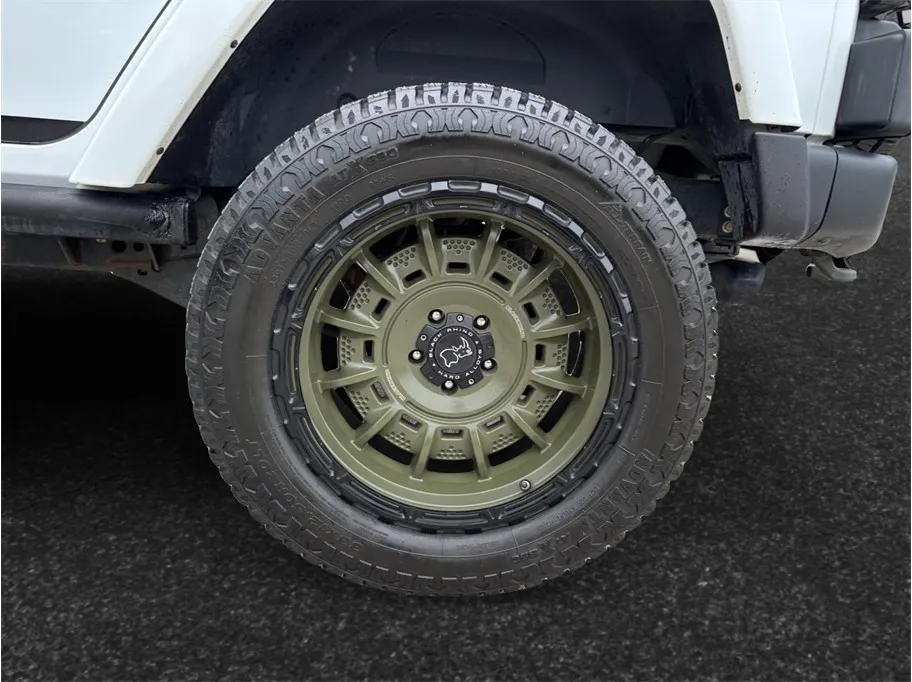 Jeep Wrangler photo 14