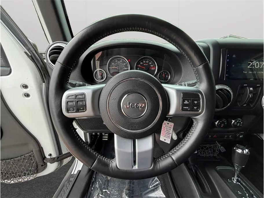 Jeep Wrangler photo 19