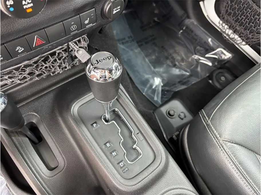 Jeep Wrangler photo 29