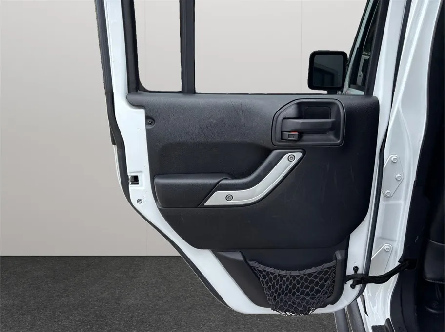 Jeep Wrangler photo 31