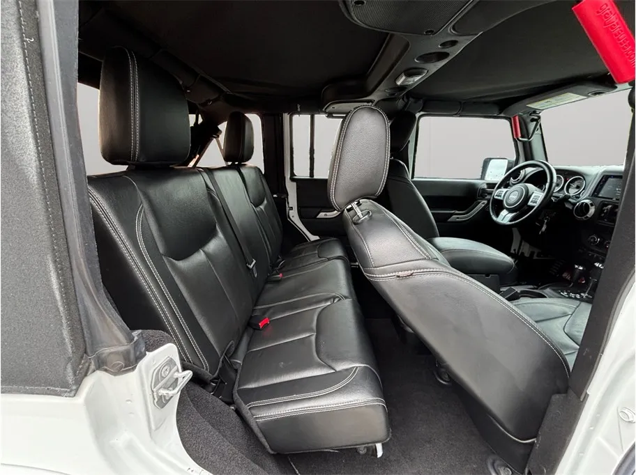 Jeep Wrangler photo 33