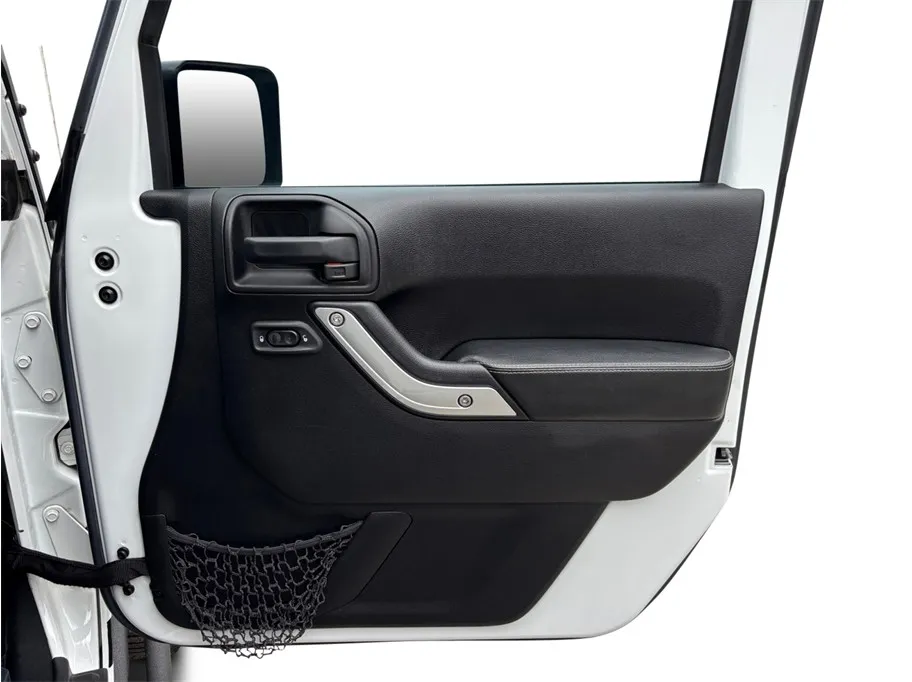 Jeep Wrangler photo 35