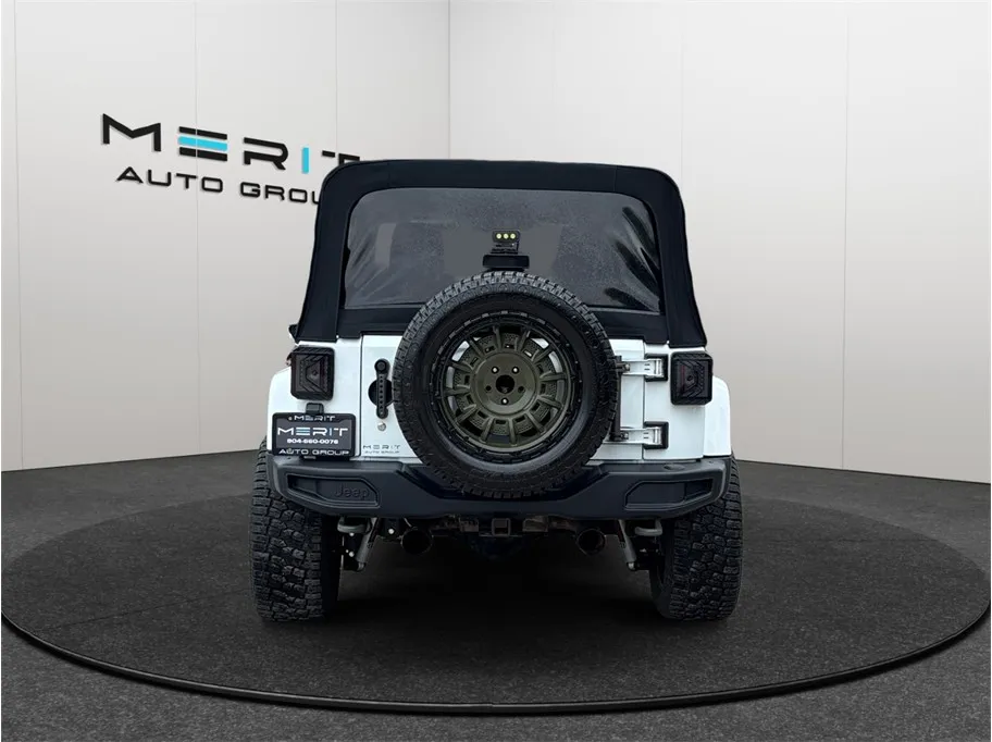 Jeep Wrangler photo 8