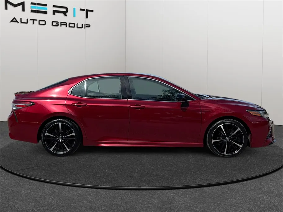 Toyota Camry photo 10