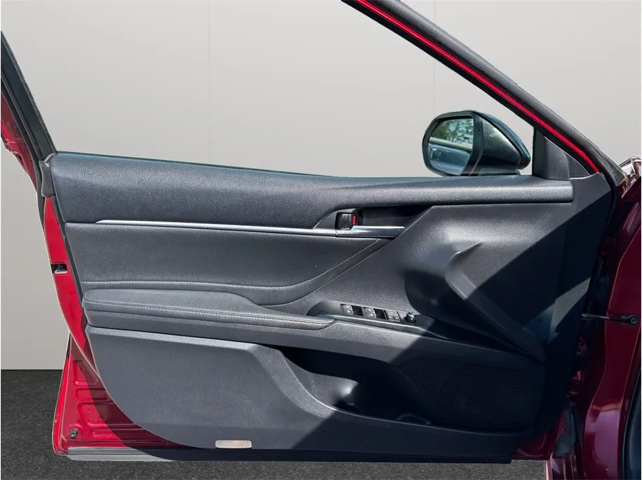 Toyota Camry photo 21