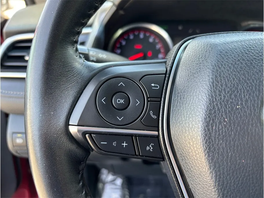 Toyota Camry photo 25