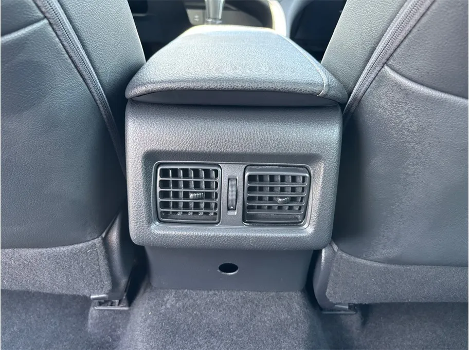 Toyota Camry photo 36