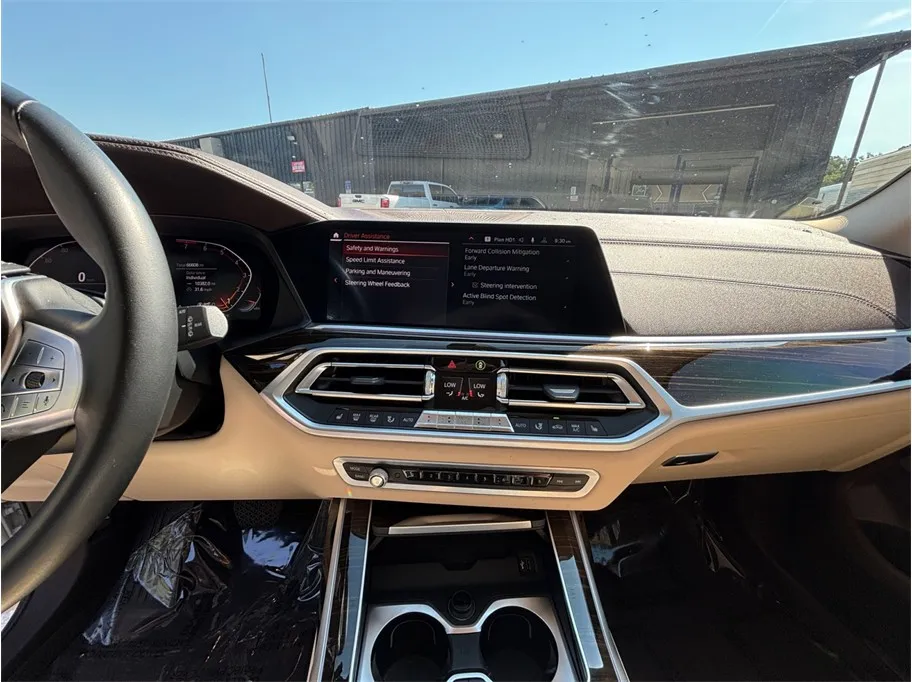 BMW X7 photo 11