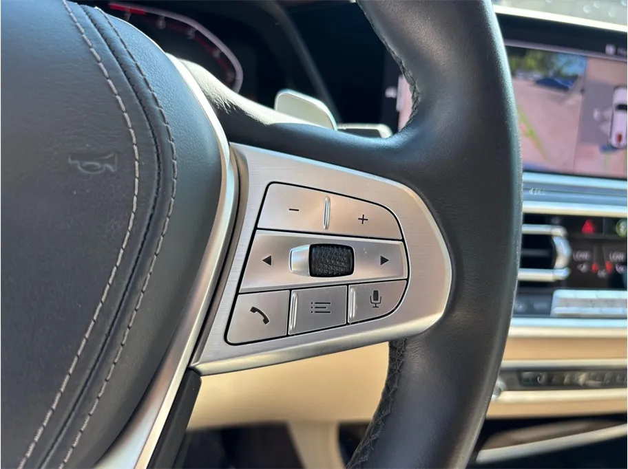BMW X7 photo 30