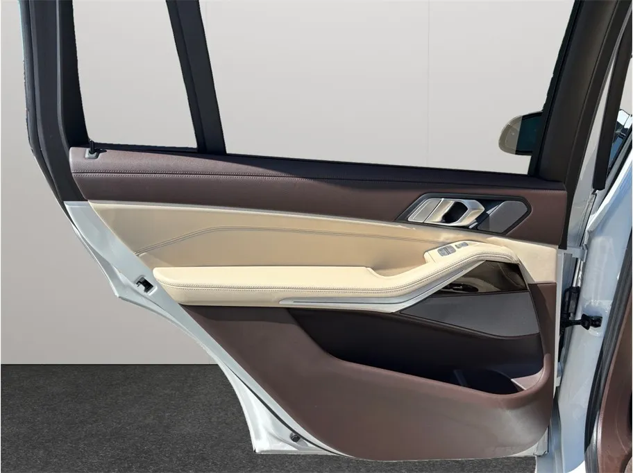 BMW X7 photo 43