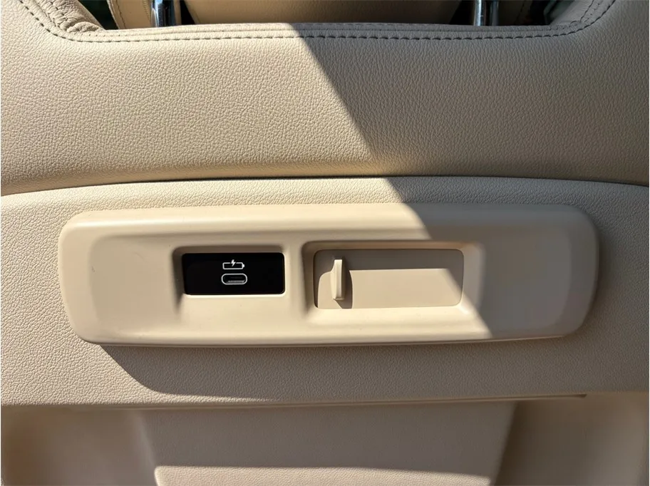 BMW X7 photo 45