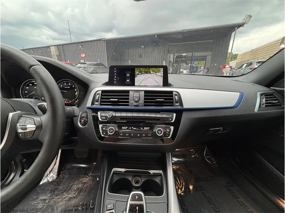 BMW 2 Series photo 11