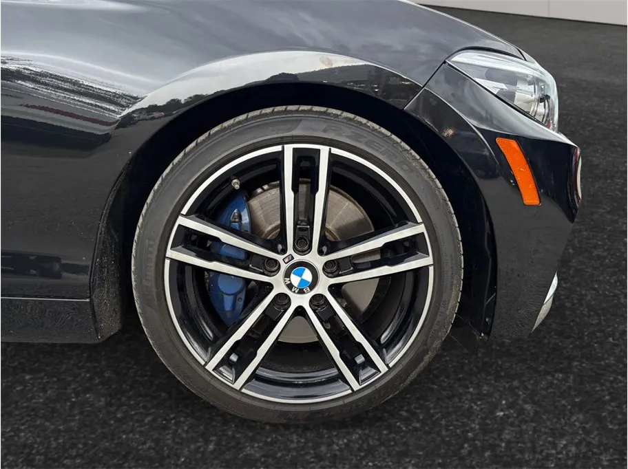 BMW 2 Series photo 13